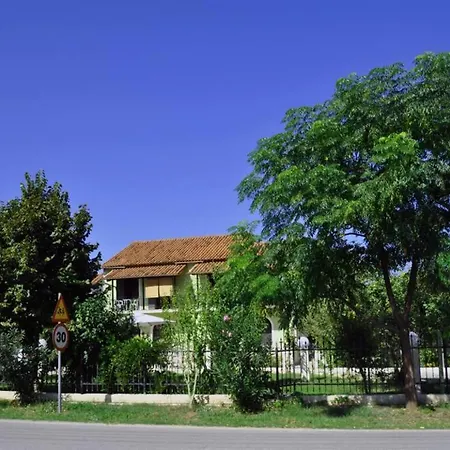 House!! アパート